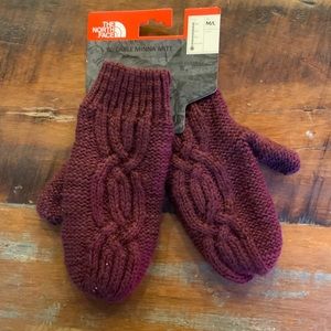 The North Face Cable Mina Knit Mitt Women’s Plum